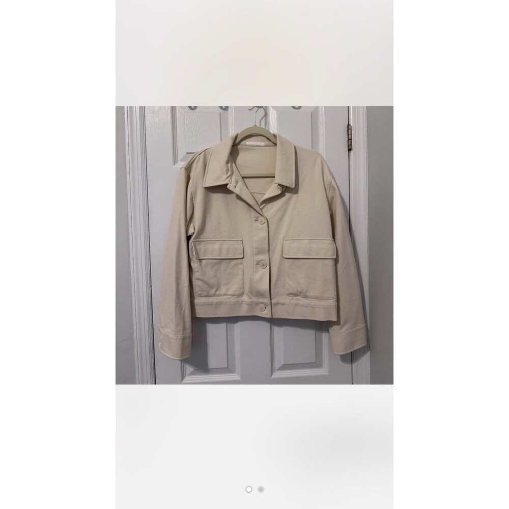 UNIQLO cream cropped jacket with buttons